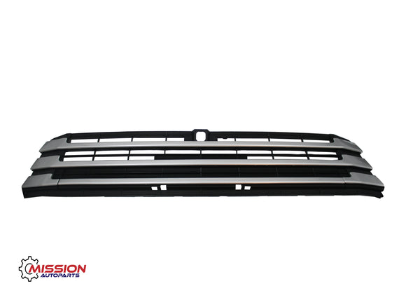 For 2017 2018 2019 Toyota Highlander Lower Grill Assembly Silver with Tow Cover